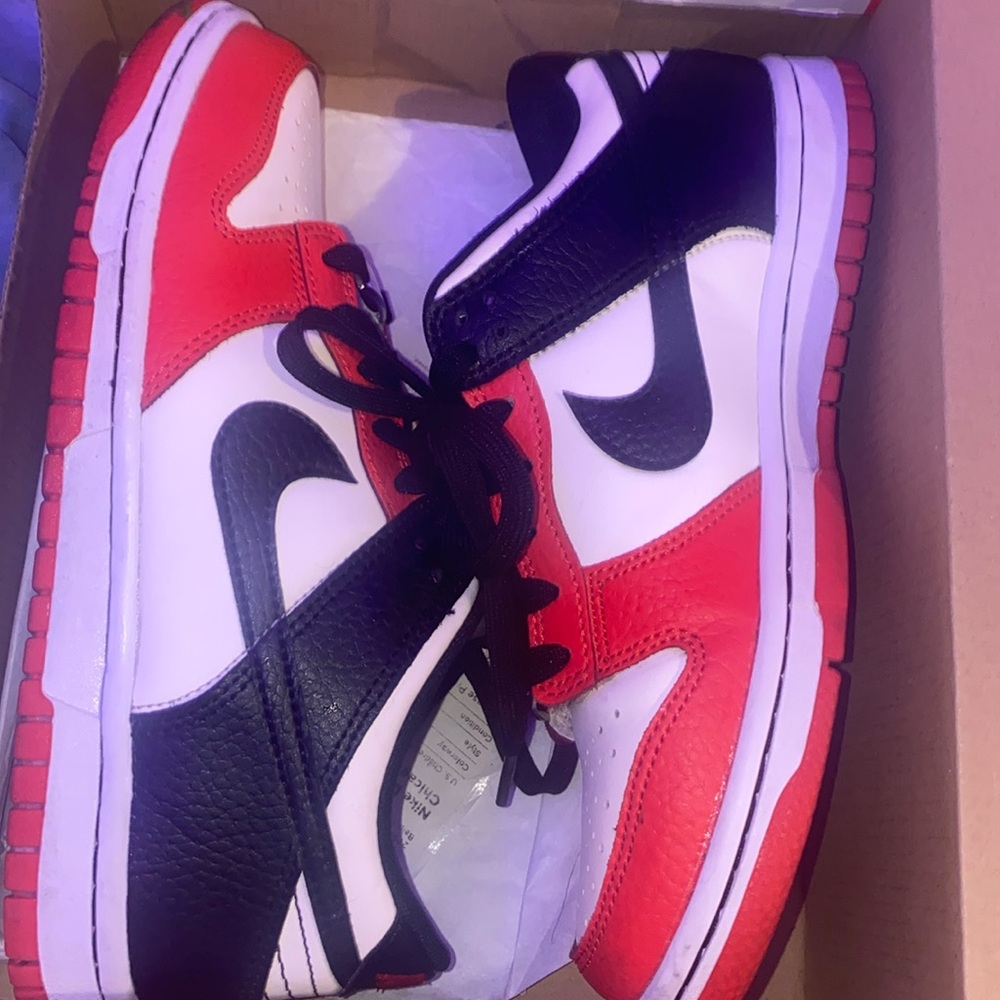 Nike dunk red and black